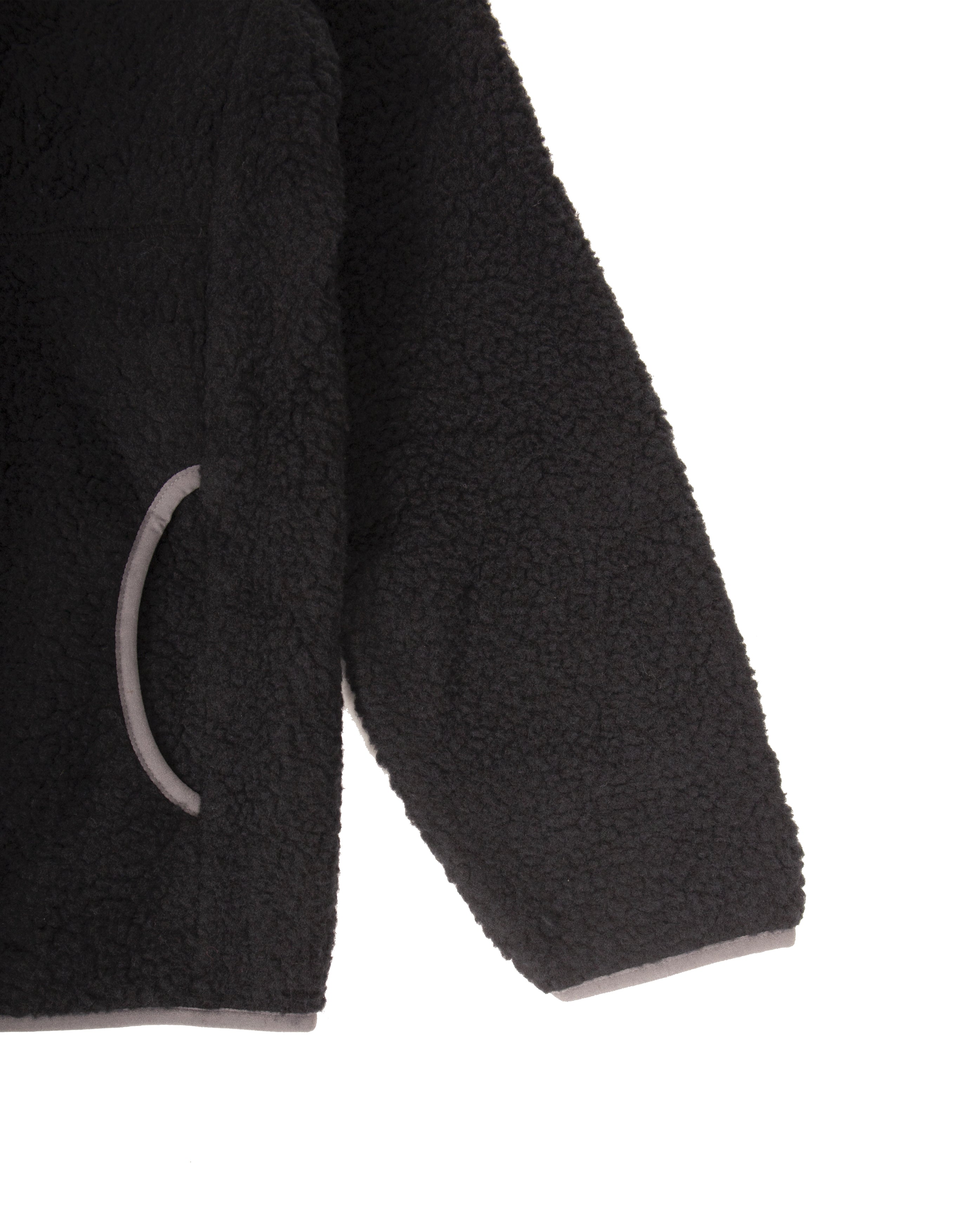 Amradical jacket Capers