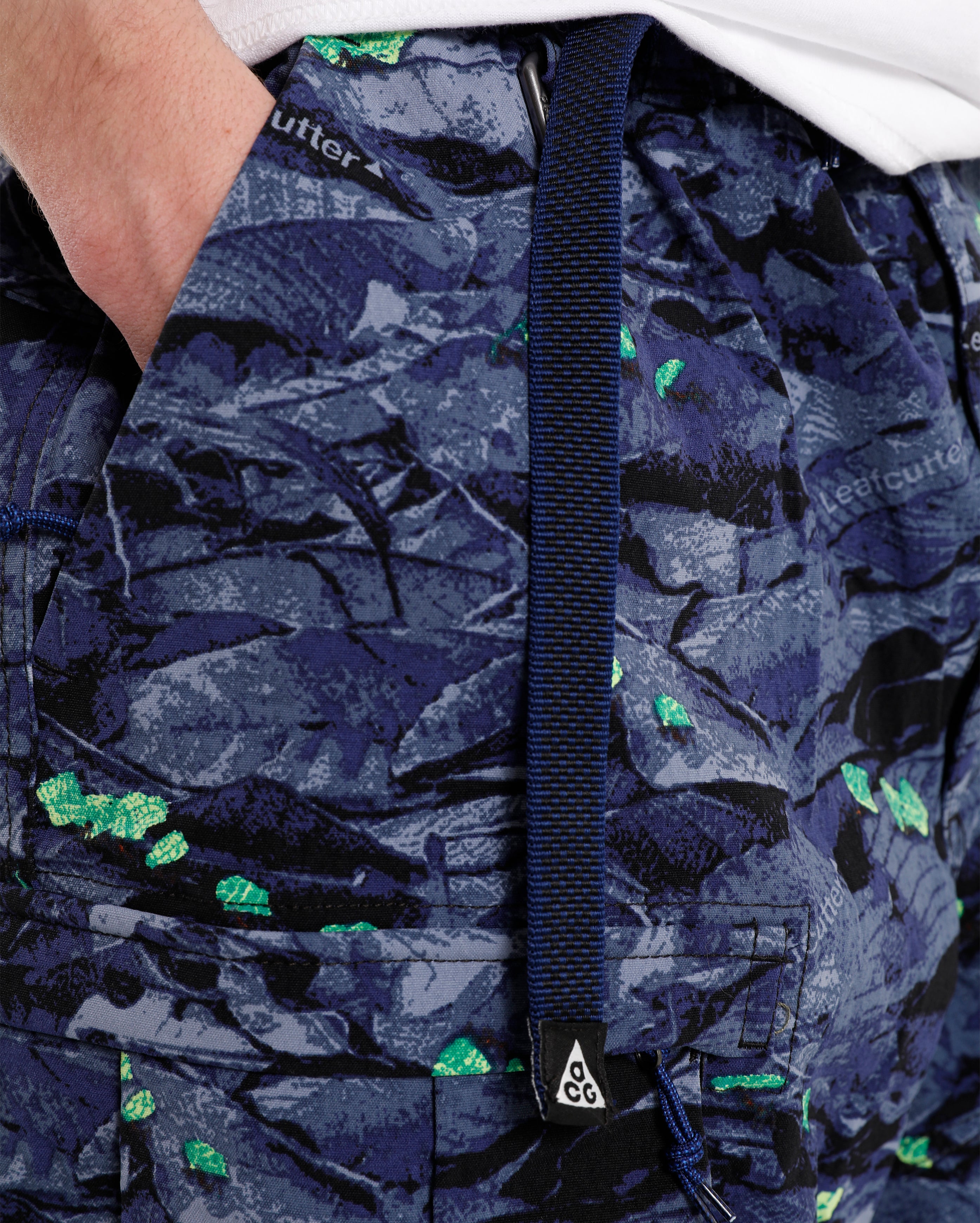Nike-ACG Smith Summit Water-Repellent UV Cargo Pants Midnight Navy-Starcowparis