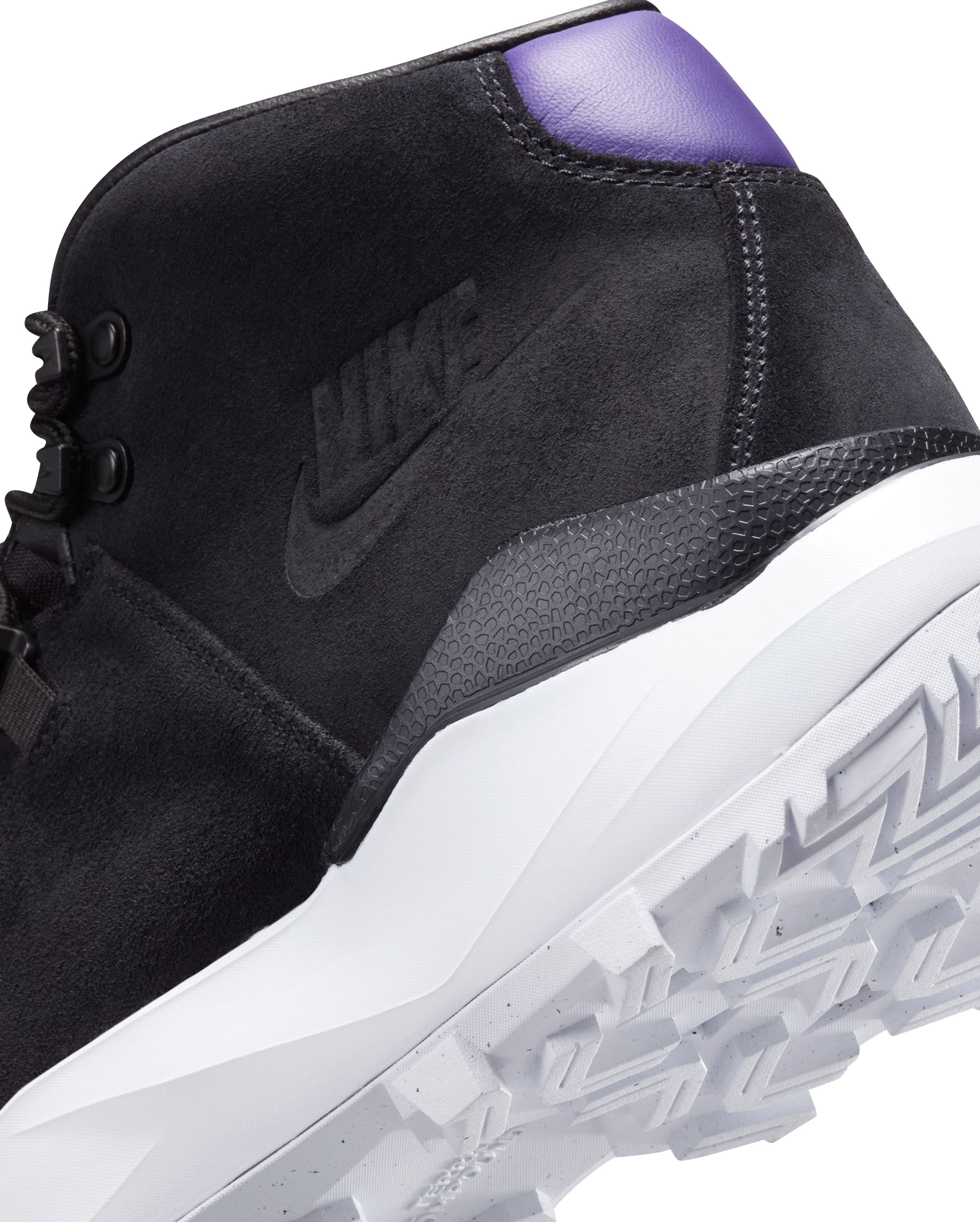 Nike-Cygnal Black-Starcowparis
