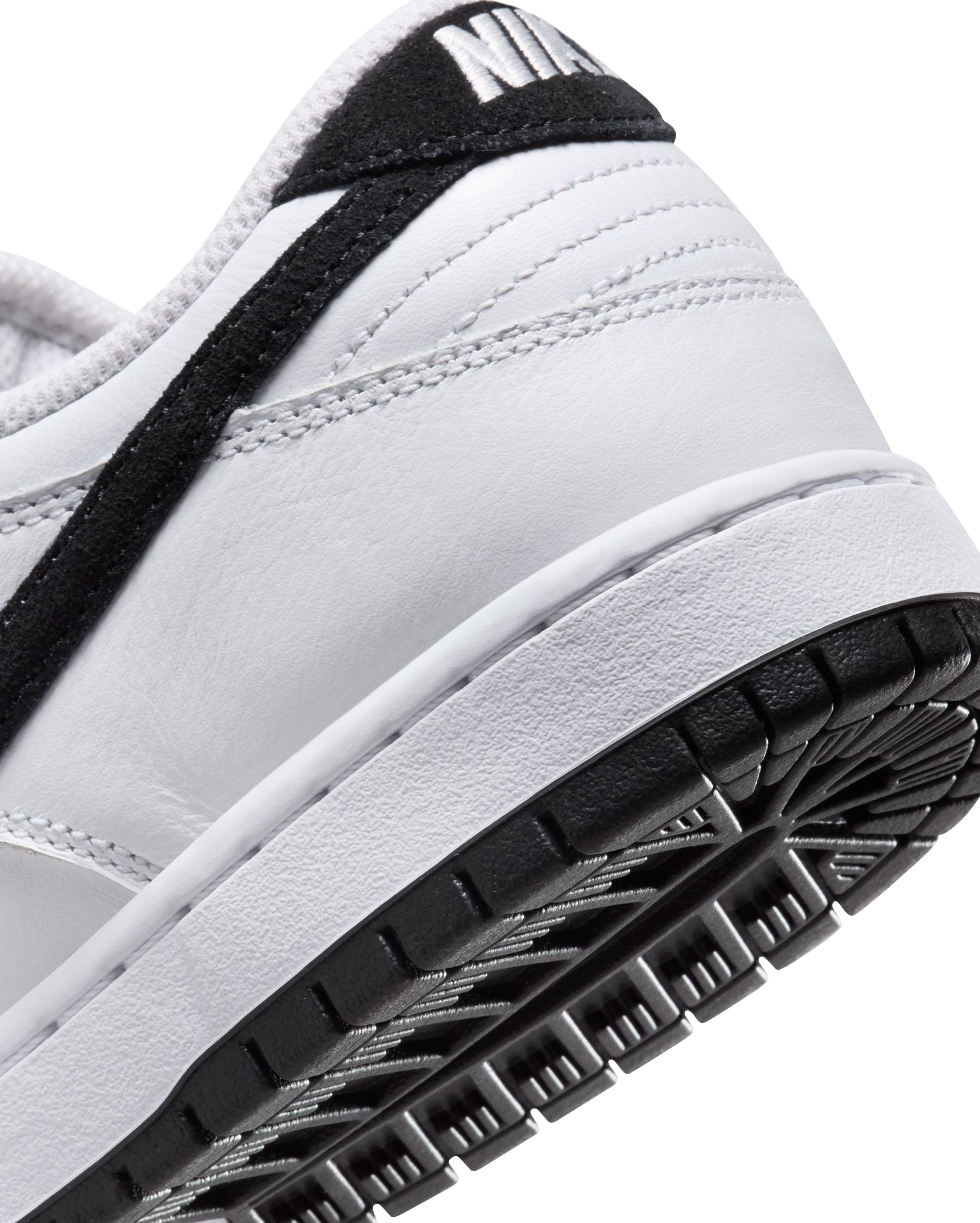 Nike-Nike SB Dunk Low White Black-Starcowparis