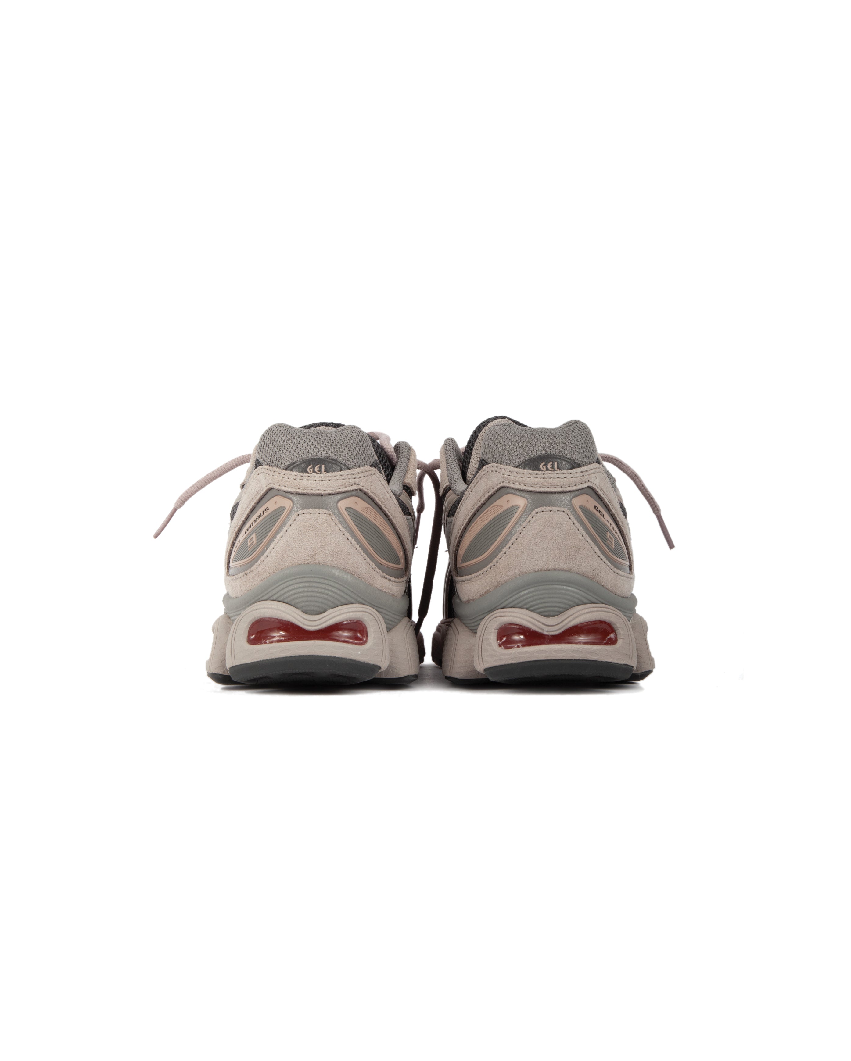 Gel-Nimbus 9 Obsidian Grey
