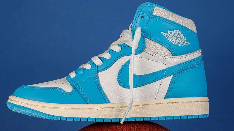 Air Jordan 1 UNC