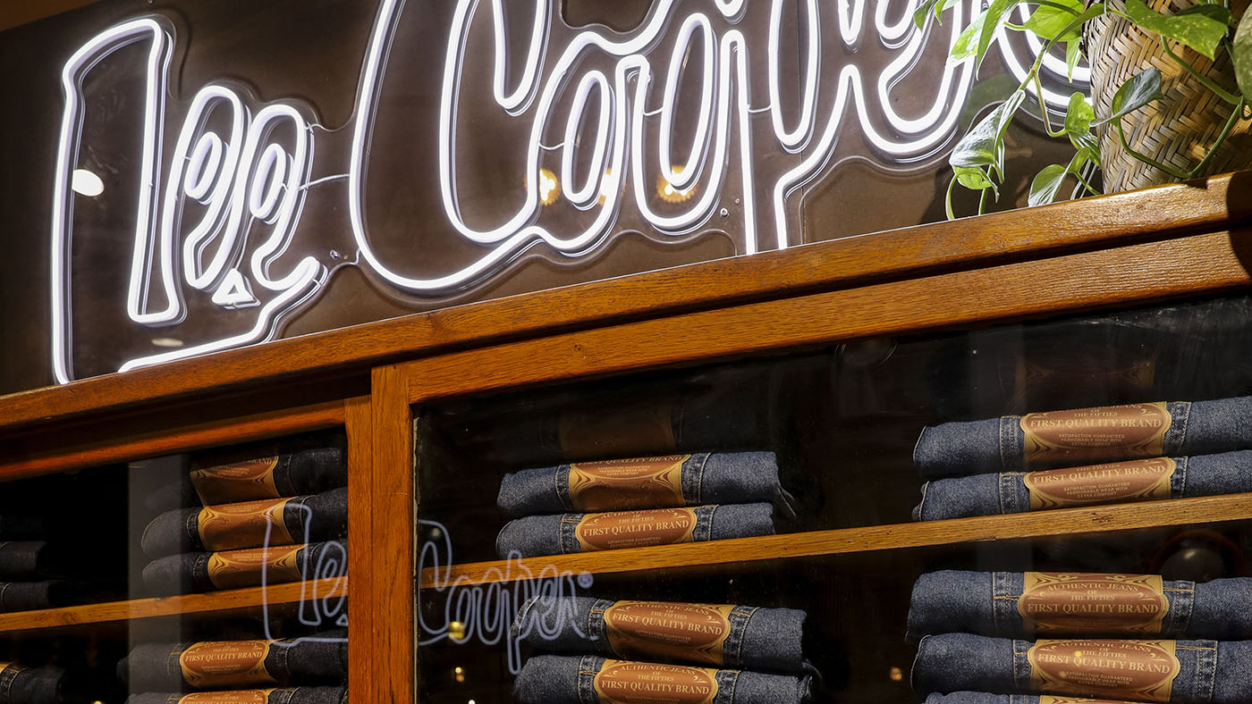 starcow-paris-x-lee-cooper