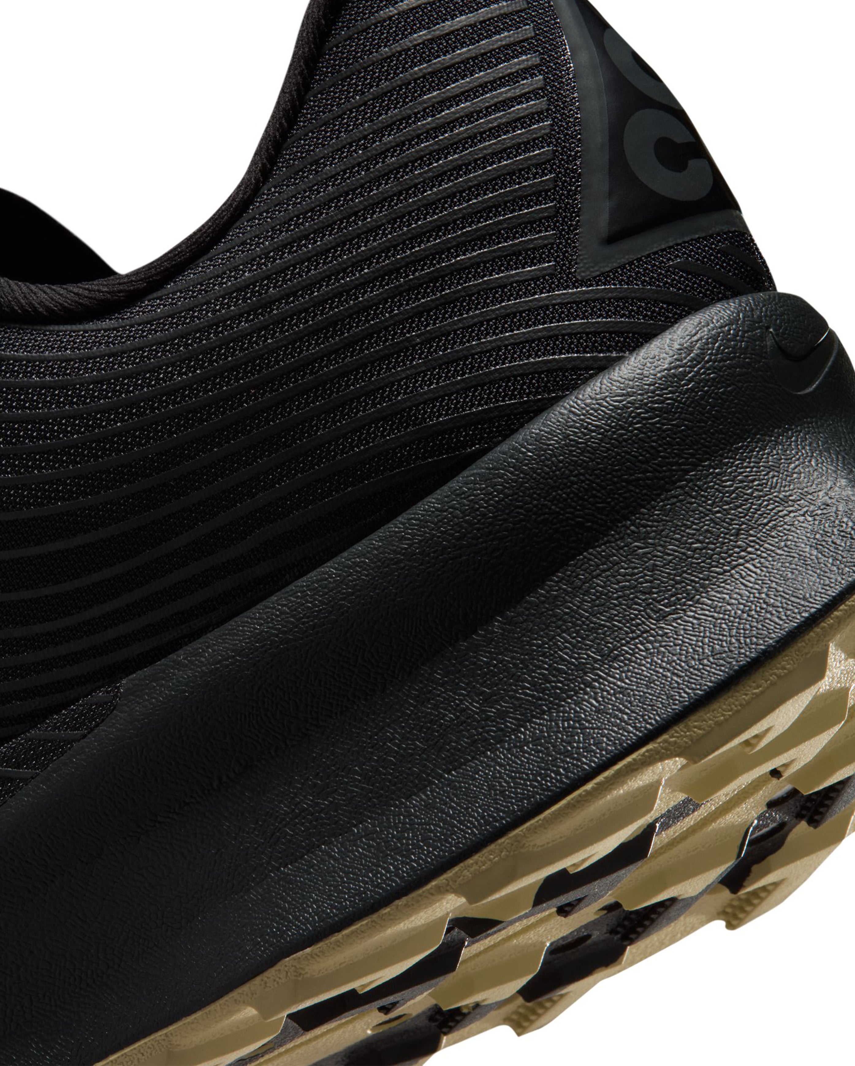 Nike ACG Ultrafly Trail Black and Dark Smoke Grey - Starcowparis - 5