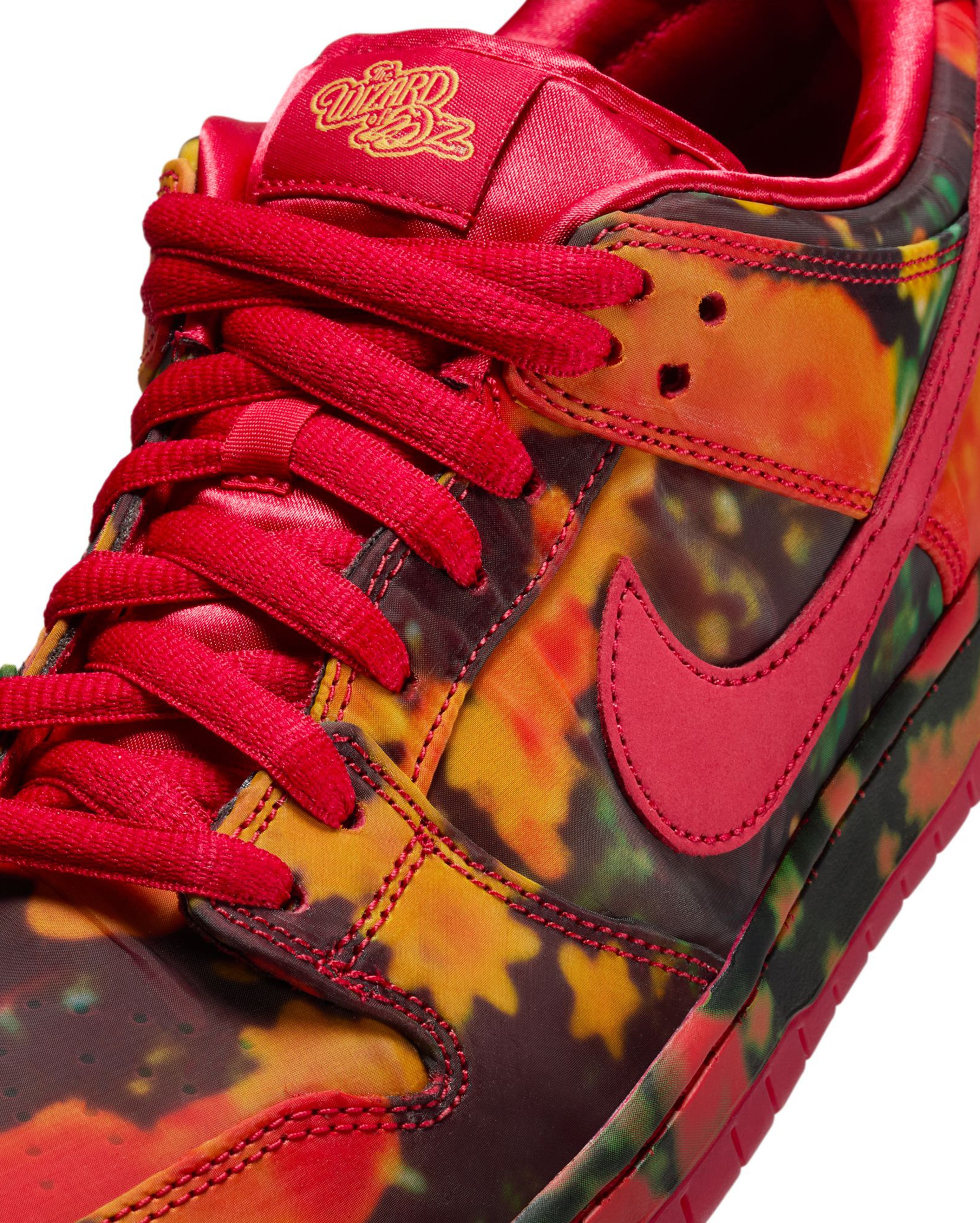 Dunk Low The Wizard of Oz Poppy Field - Starcowparis - 4