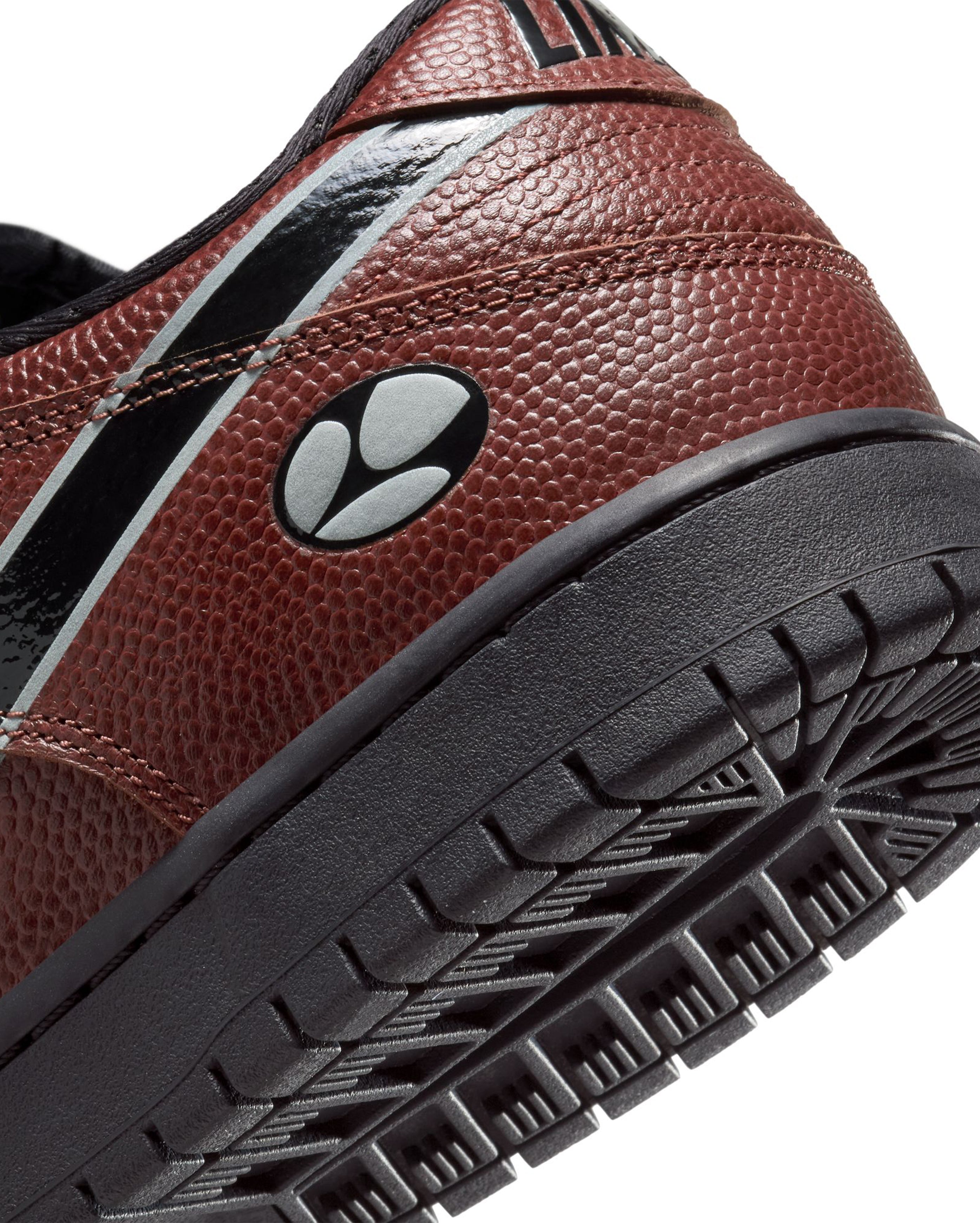 SB x Limosine Dunk Low Pro Dark Pony - Starcowparis - 5