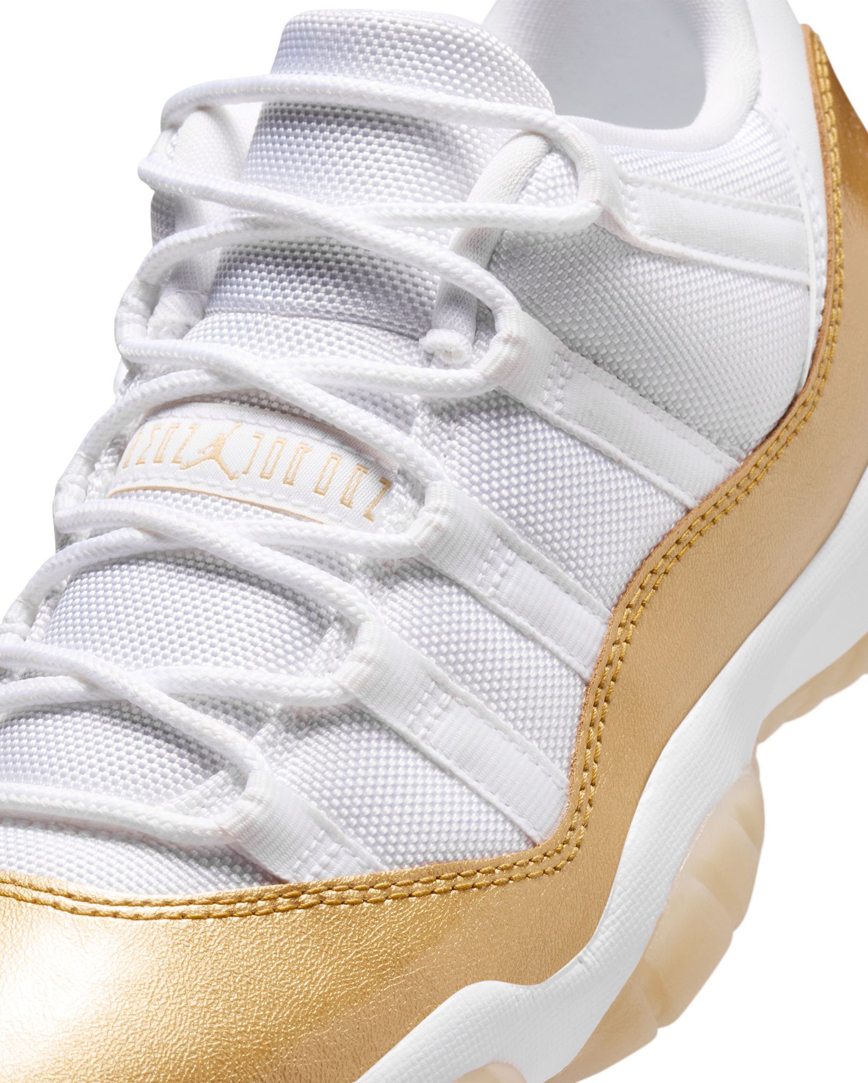 W Air Jordan 11 Retro Low White Metallic Gold 