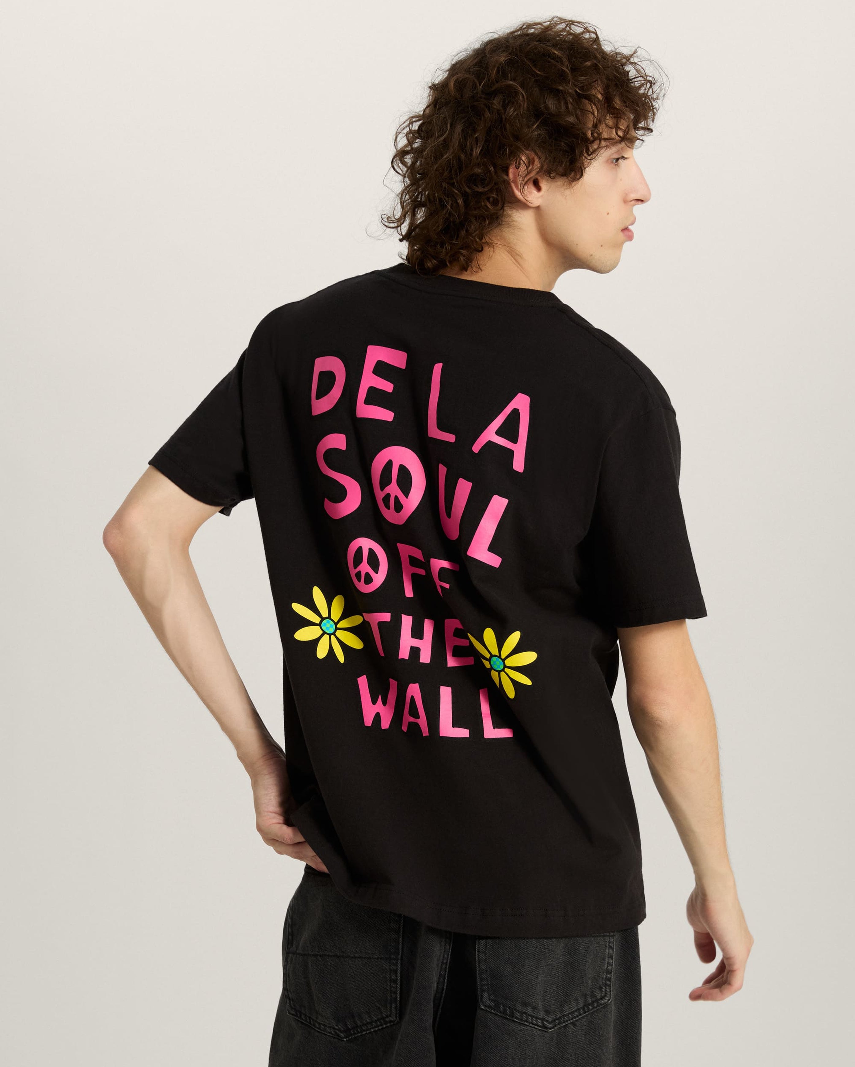 Vans x De La Soul Plugs T-Shirt Black, porté, Starcow Paris - Starcowparis - 2